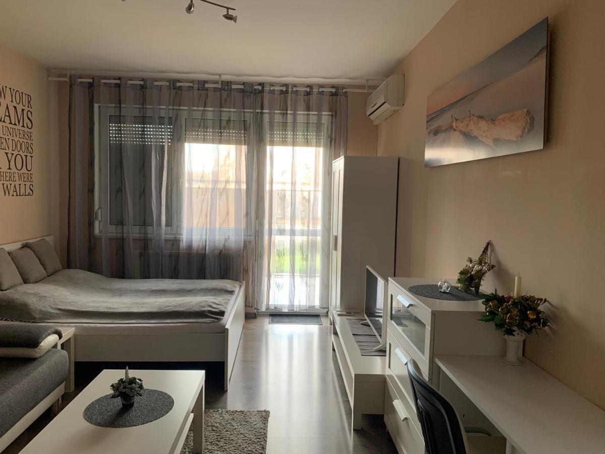 Apartment Liget Apartment, Terrace, Free Parking, Ac