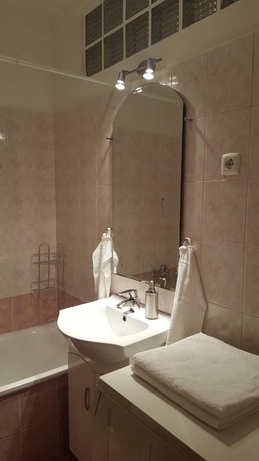 Apartment Liget Apartment, Terrace, Free Parking, Ac